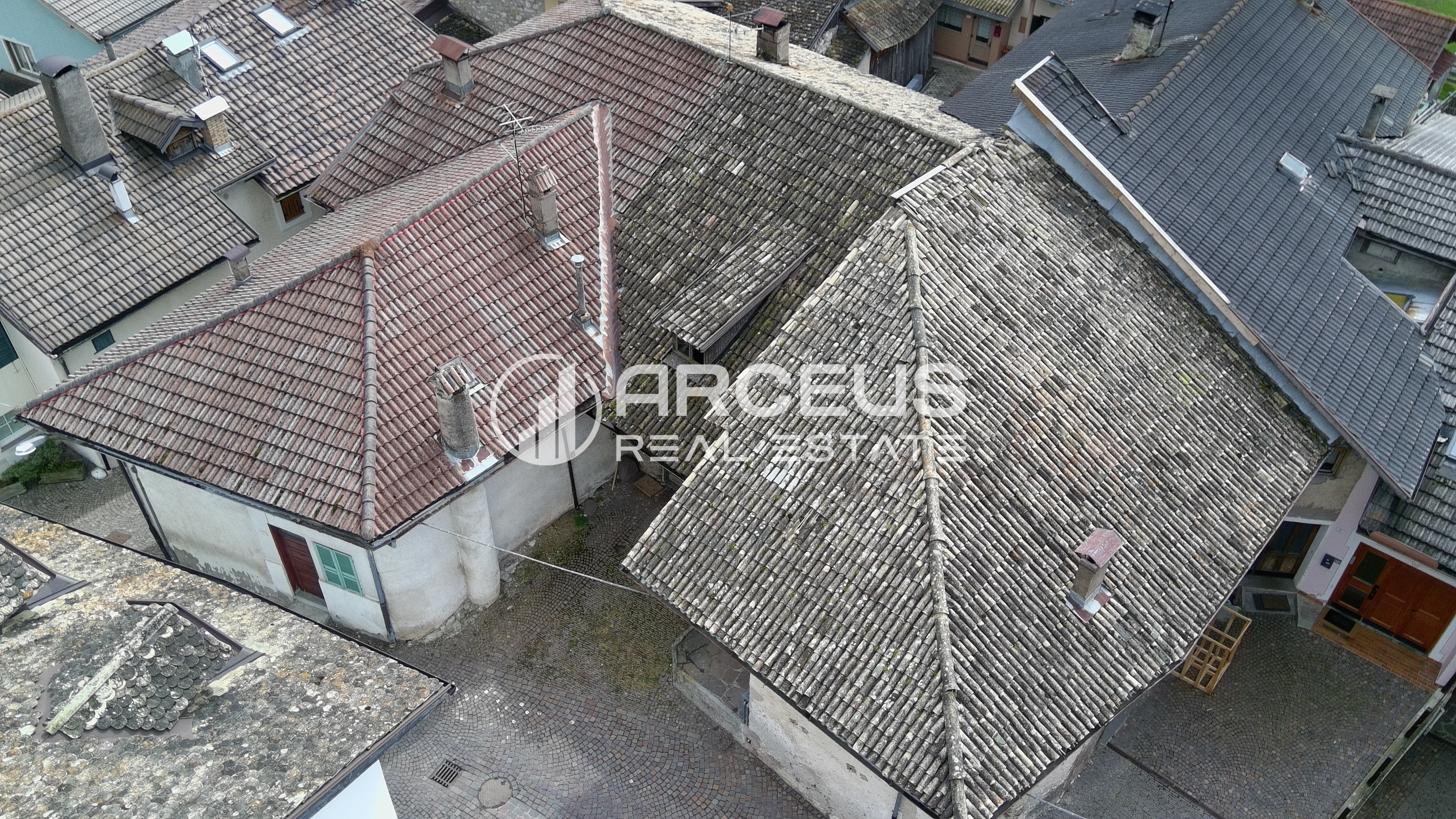 Rustico da ristrutturare Mq 851